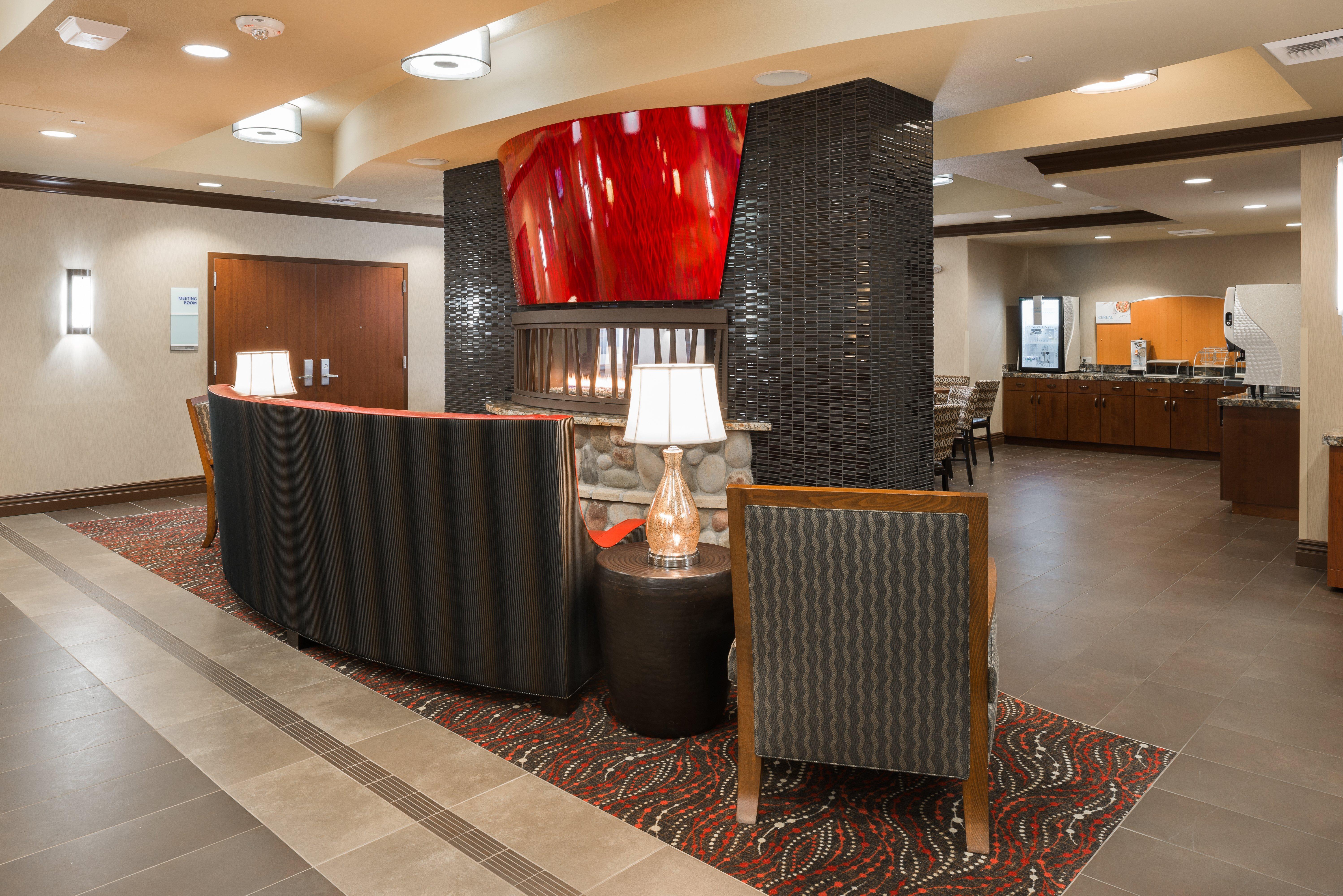Holiday Inn Express Redwood National Park By Ihg Klamath Exterior foto