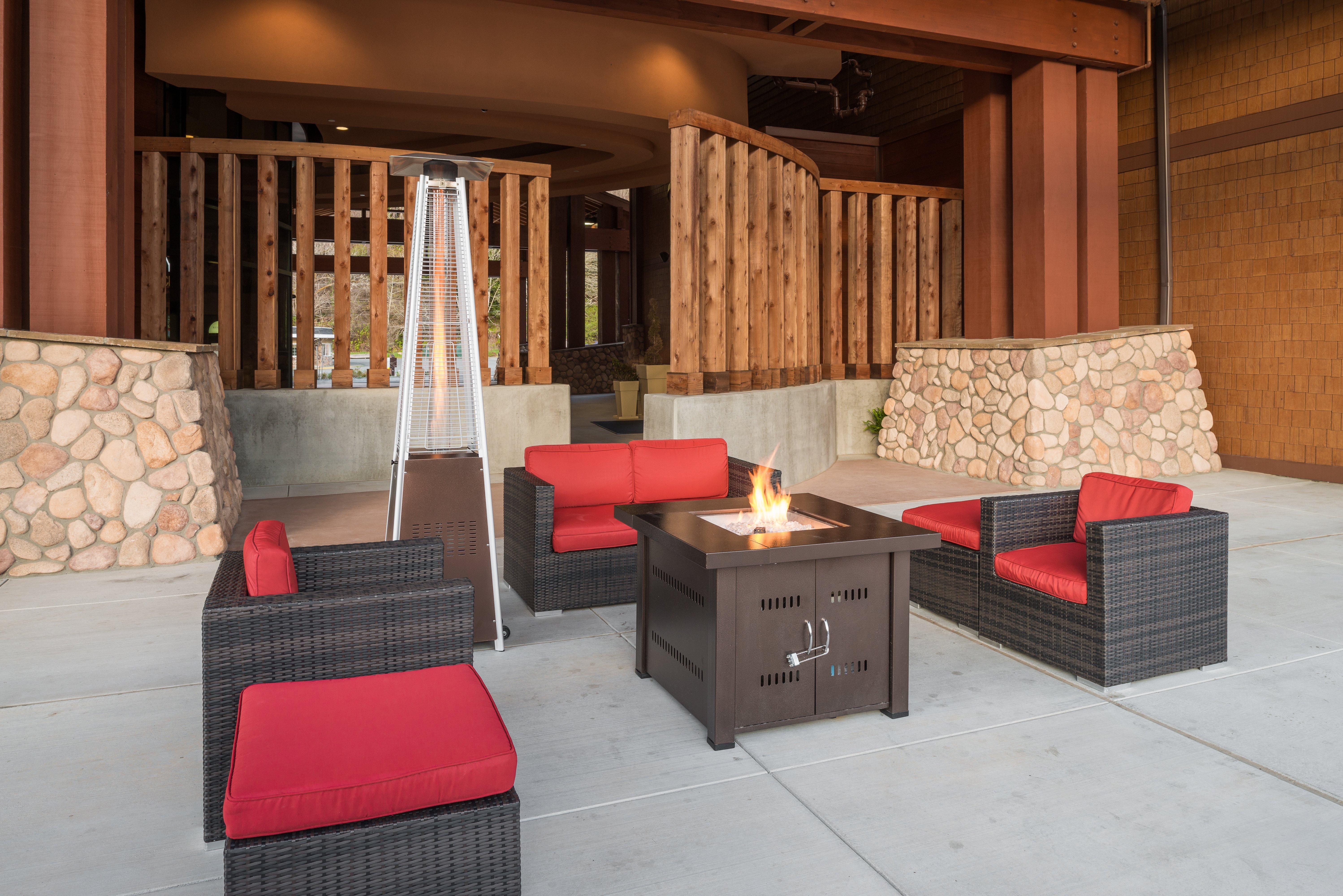 Holiday Inn Express Redwood National Park By Ihg Klamath Exterior foto