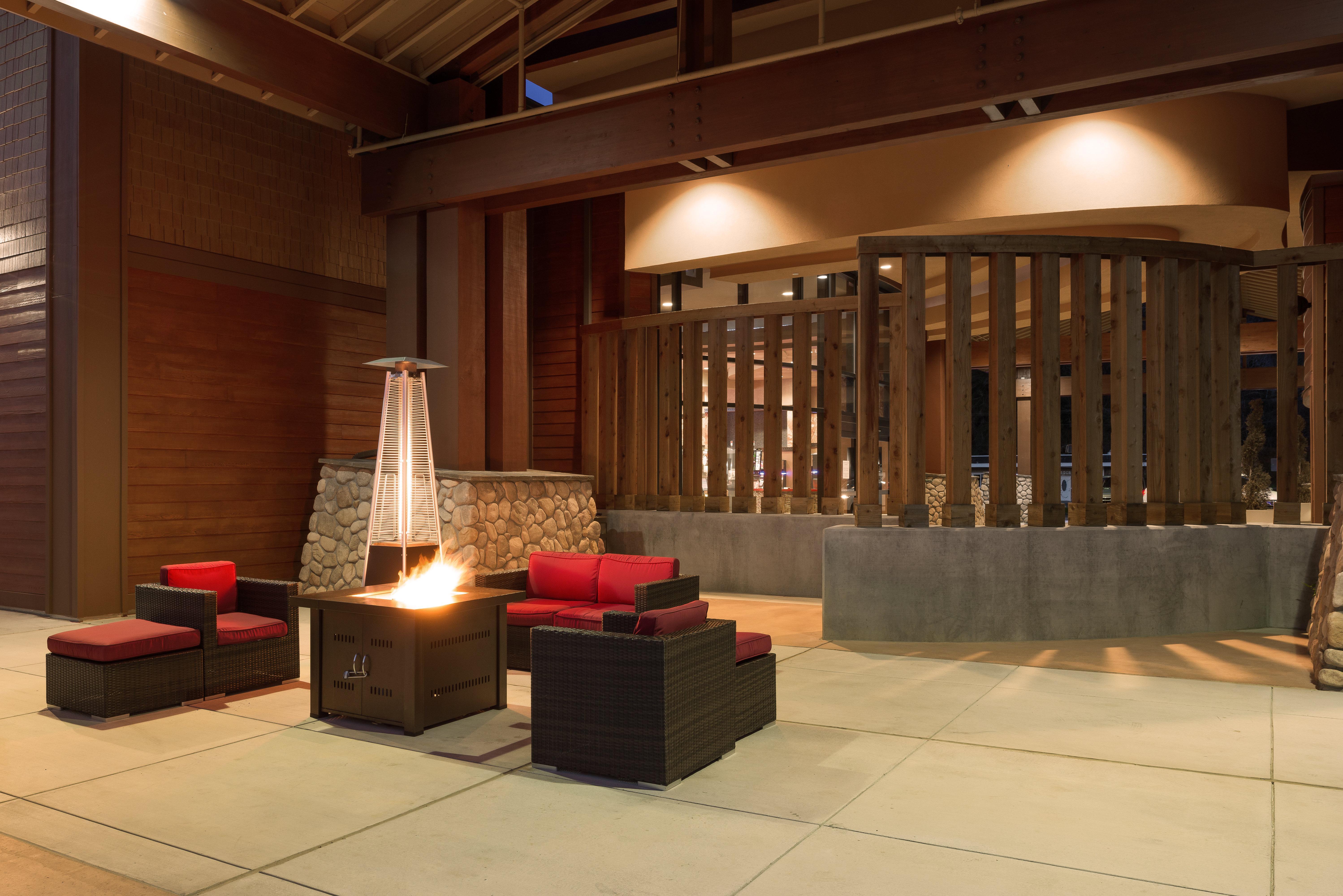 Holiday Inn Express Redwood National Park By Ihg Klamath Exterior foto