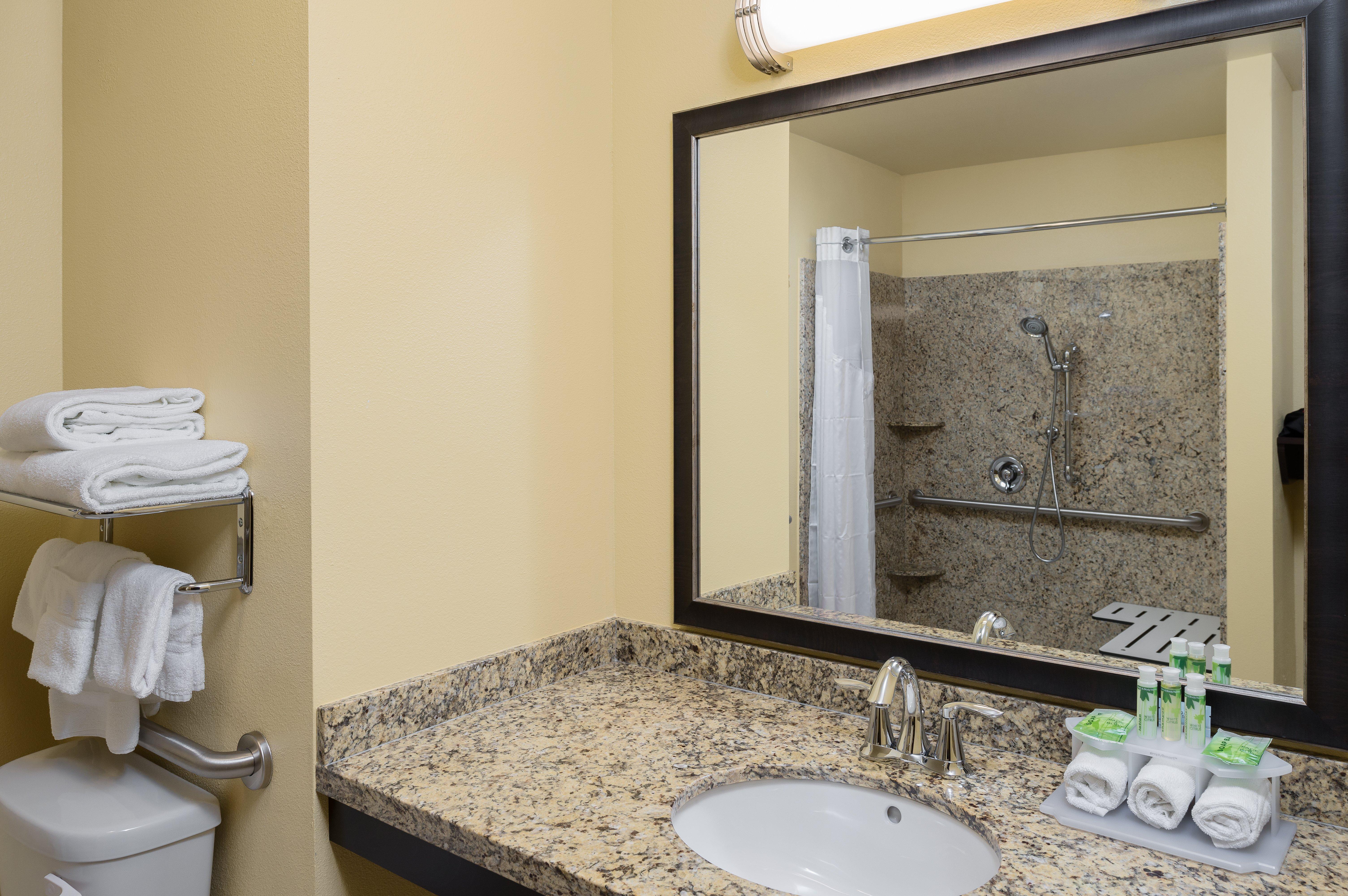 Holiday Inn Express Redwood National Park By Ihg Klamath Exterior foto
